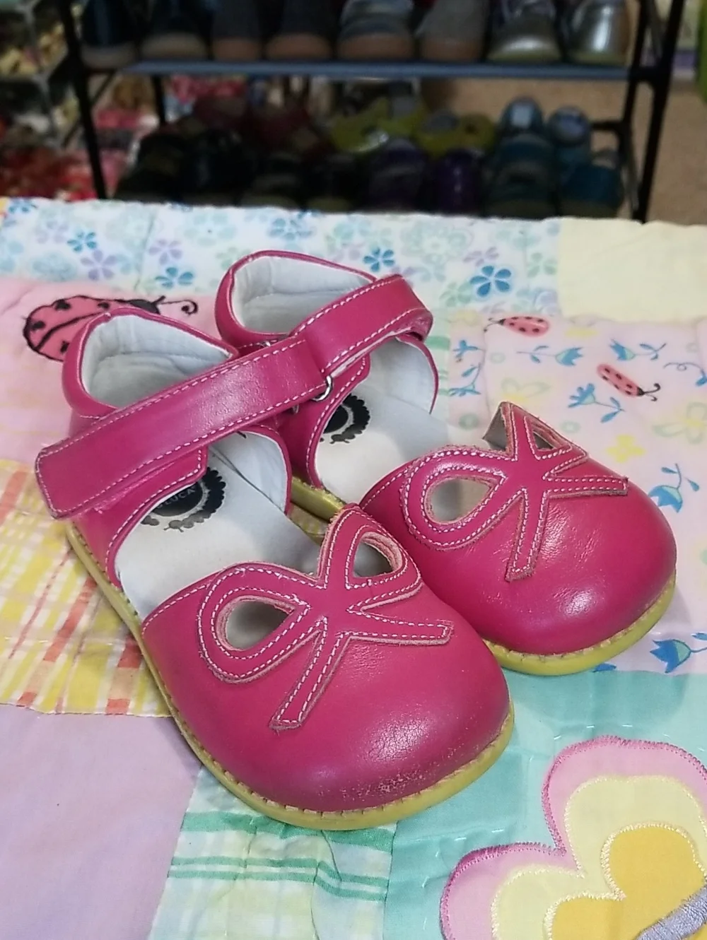 Livie & Luca Hot Pink Soft Leather Mary Jane Shoes with Bow Detail Size 10 Bows